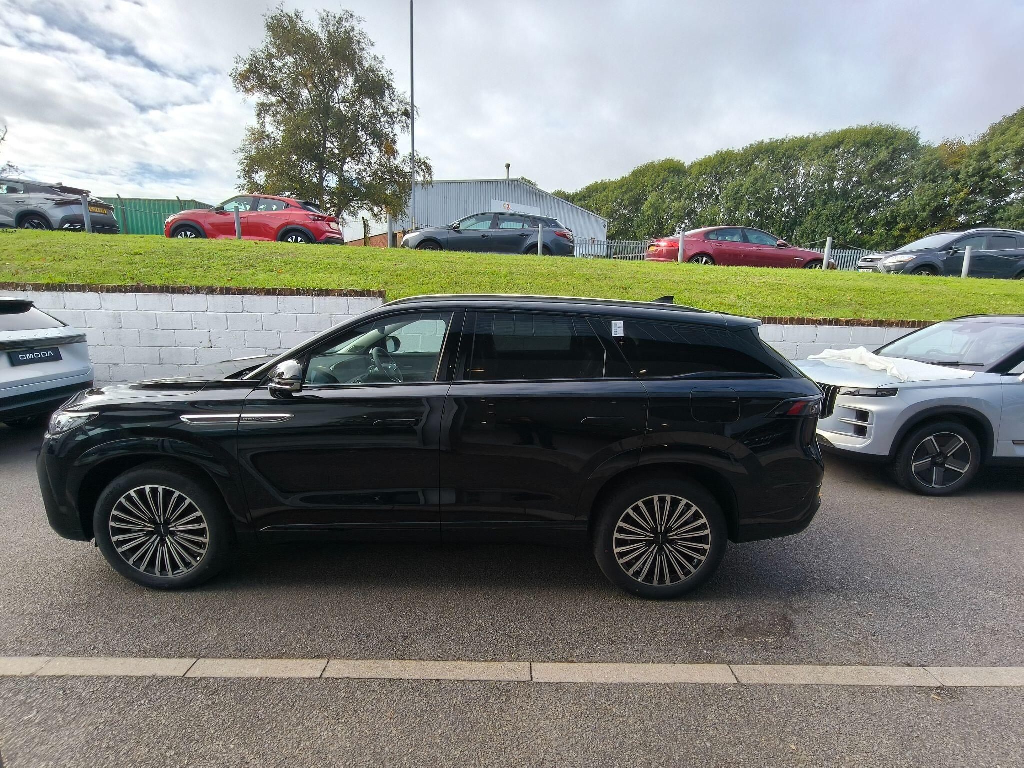 Large vehicle image